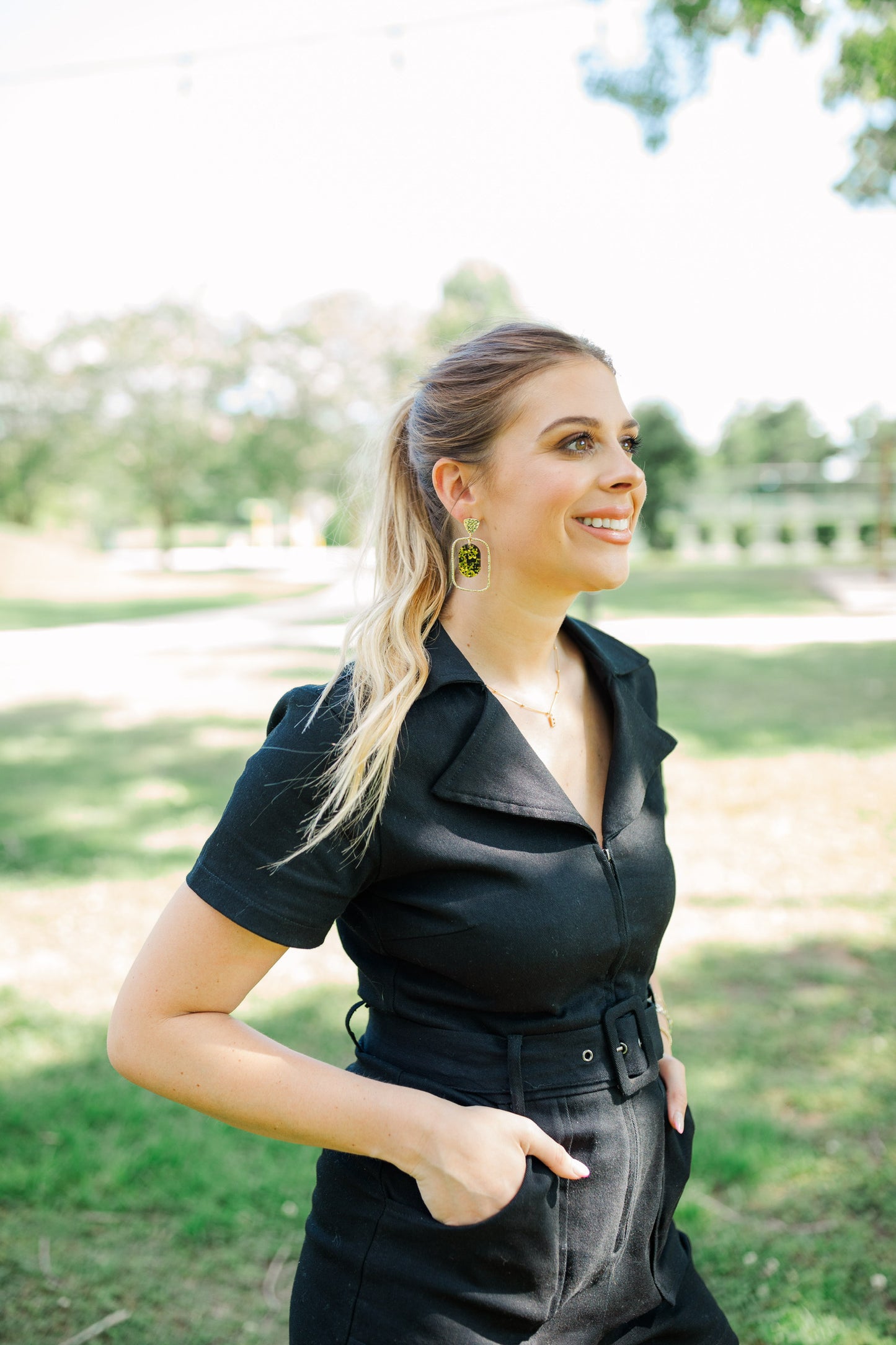 Black/Gold Confetti Oval Hoops