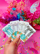 Load image into Gallery viewer, Morgan Bow Drops