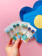 Load image into Gallery viewer, Glitter Top Hoops
