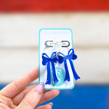 Load image into Gallery viewer, Fourth Bow Hoops
