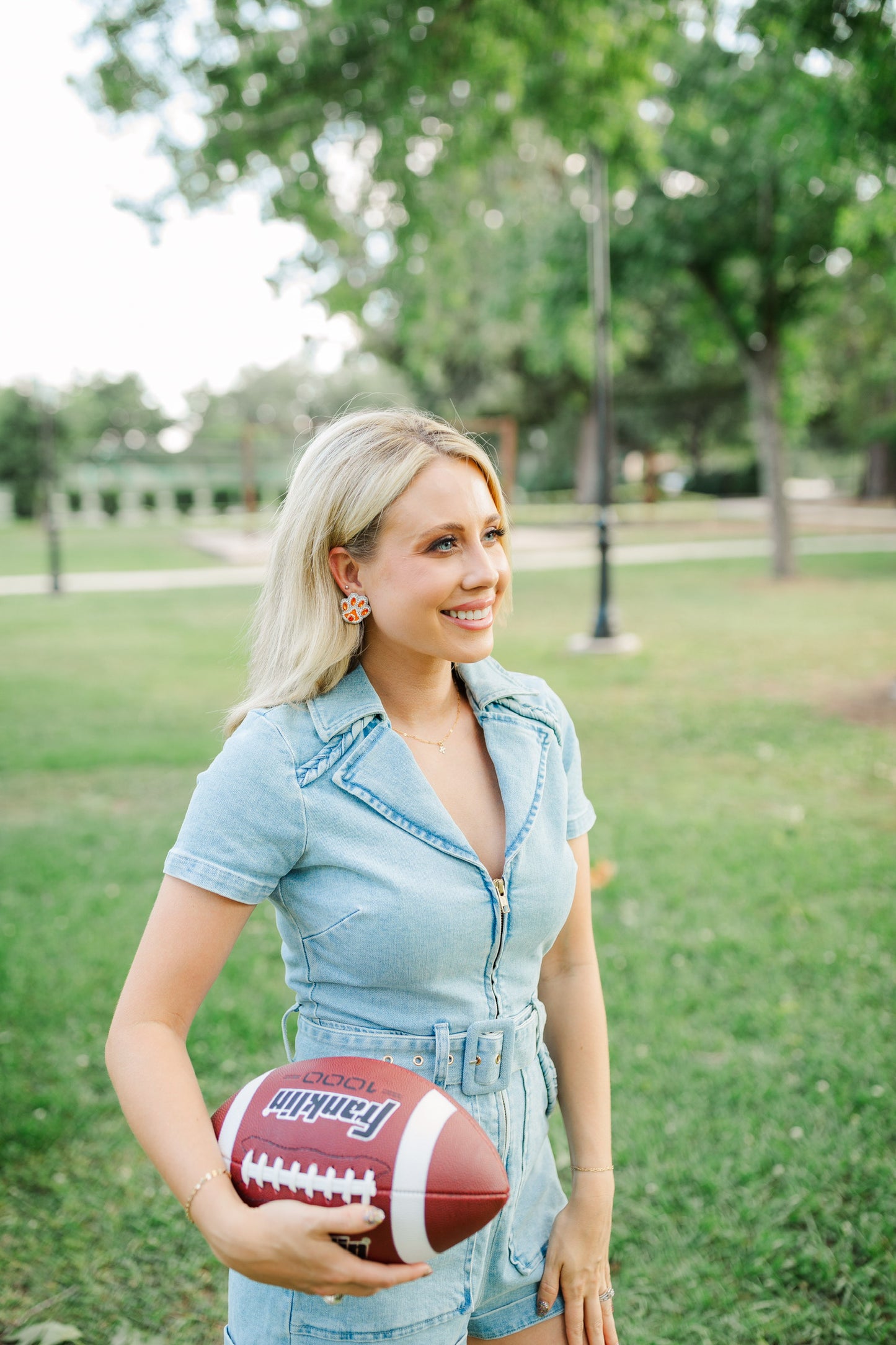 White & Orange Tiger Paw Stud