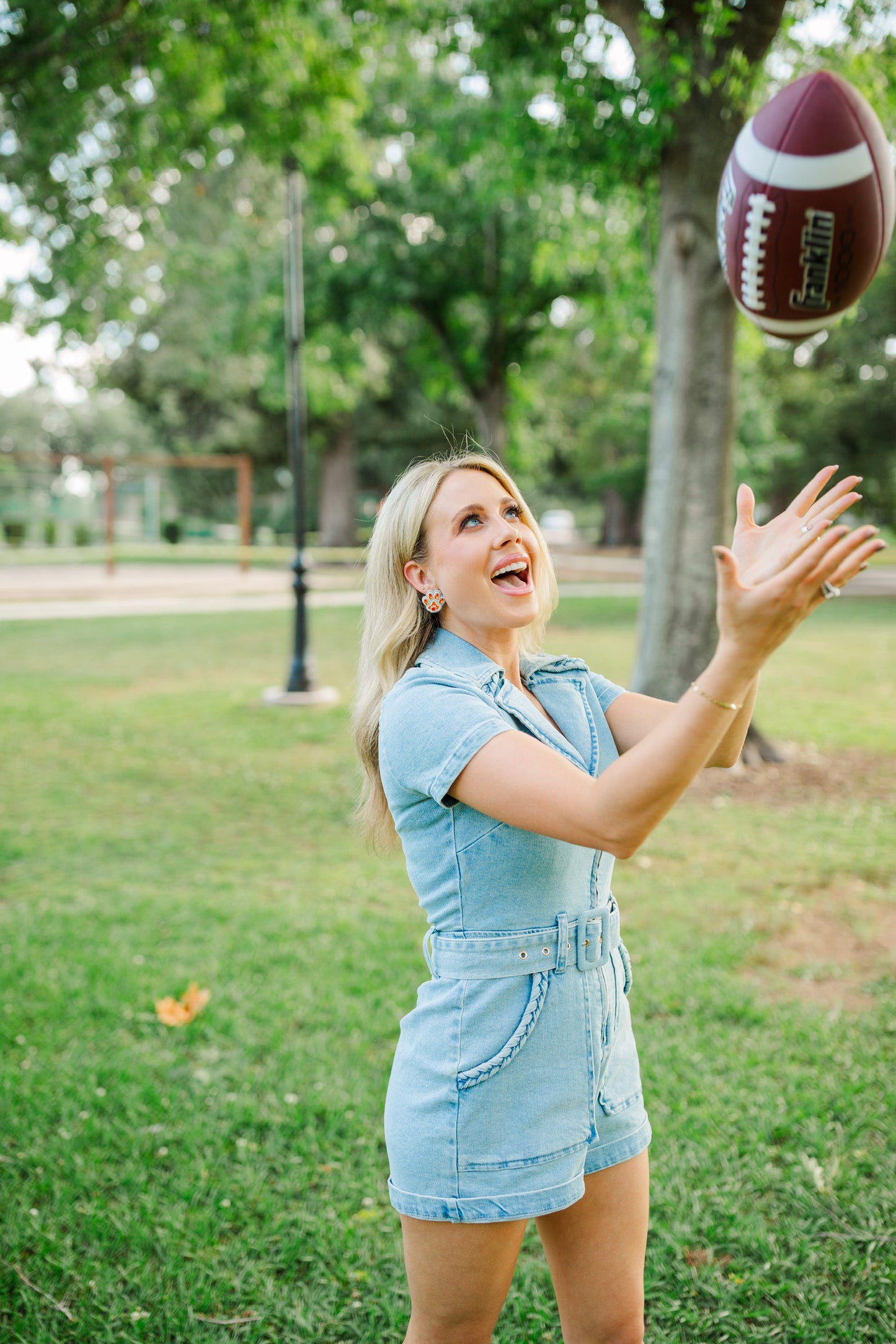 White & Orange Tiger Paw Stud