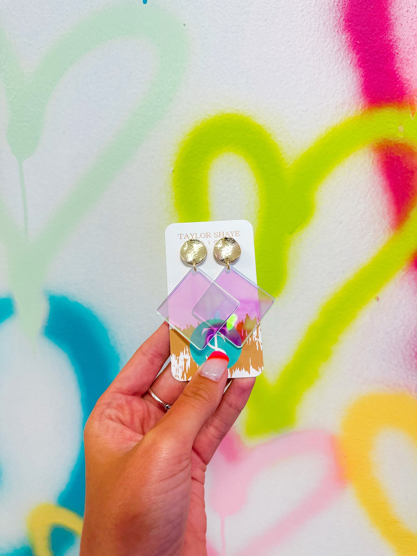 Iridescent Closed Diamond