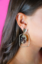 Load image into Gallery viewer, Tortoise Oval Hoops

