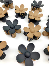 Load image into Gallery viewer, Color Block Flower Hair Clip
