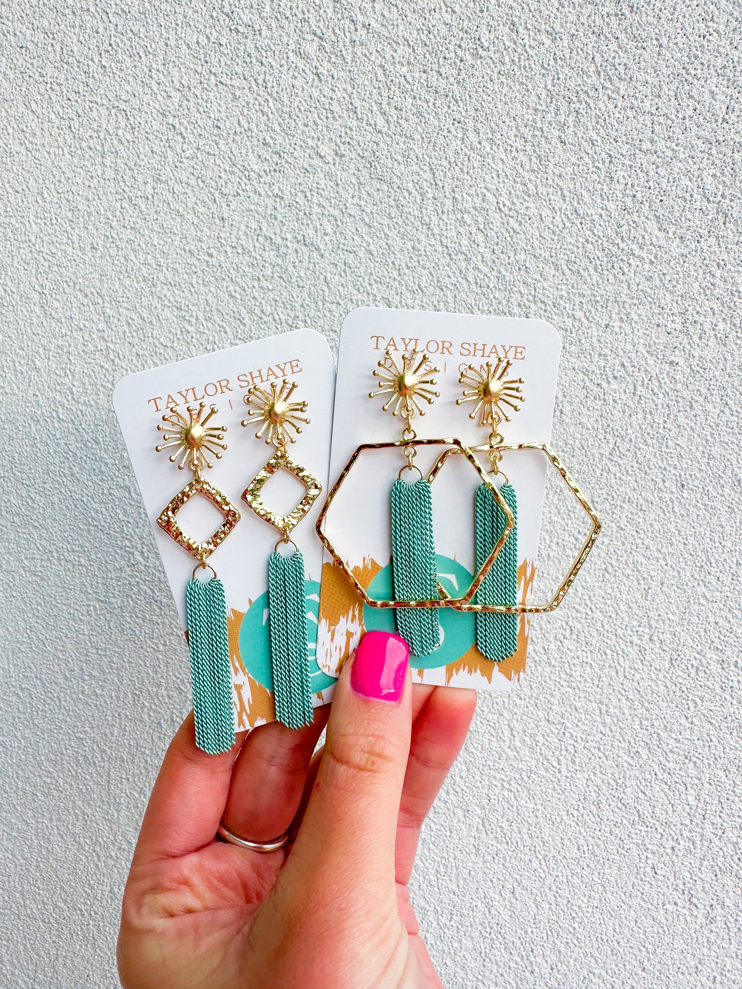 Aqua Sally Chain Drops