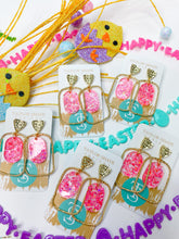 Load image into Gallery viewer, Starburst Confetti Oval Hoops
