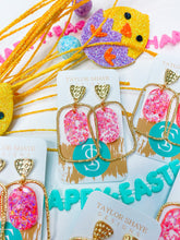 Load image into Gallery viewer, Starburst Confetti Oval Hoops
